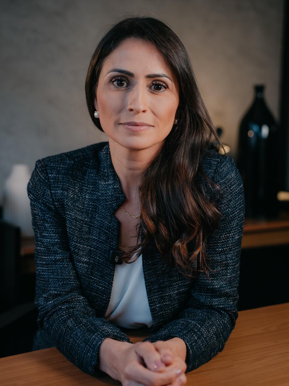 Retrato de Tatianeh Reis, mentora de liderança